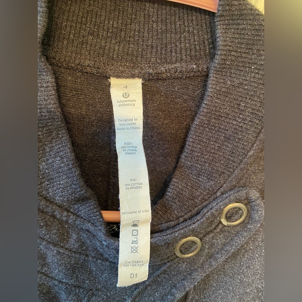 Lululemon jacket - Picture 4 of 8